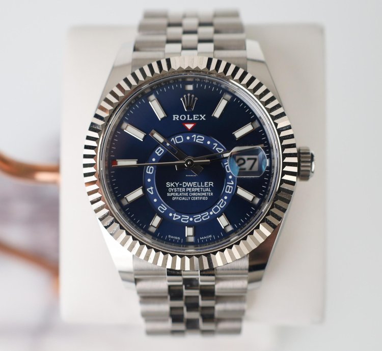 Rolex Sky-dweller 42mm Fluted Bezel Stainless Steel Blue Index Dial Jubilee Bracelet 326934