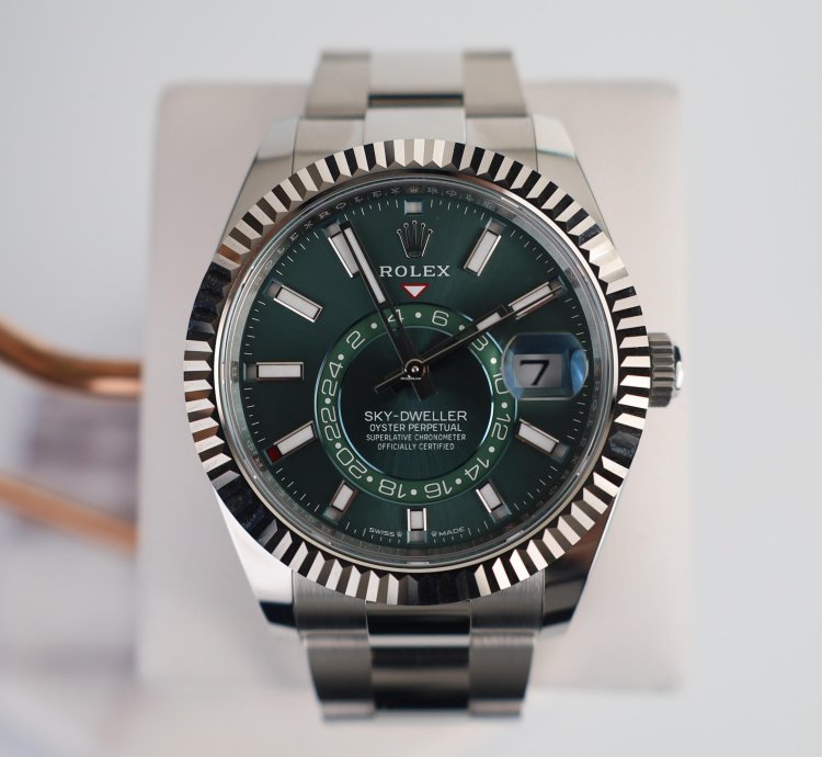 Rolex Sky-dweller 42mm Fluted Bezel White Gold Mint Green Index Dial Oyster Bracelet 336934