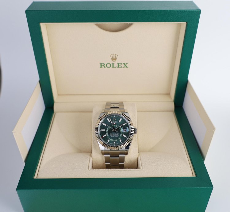 Rolex Sky-dweller 42mm Fluted Bezel White Gold Mint Green Index Dial Oyster Bracelet 336934