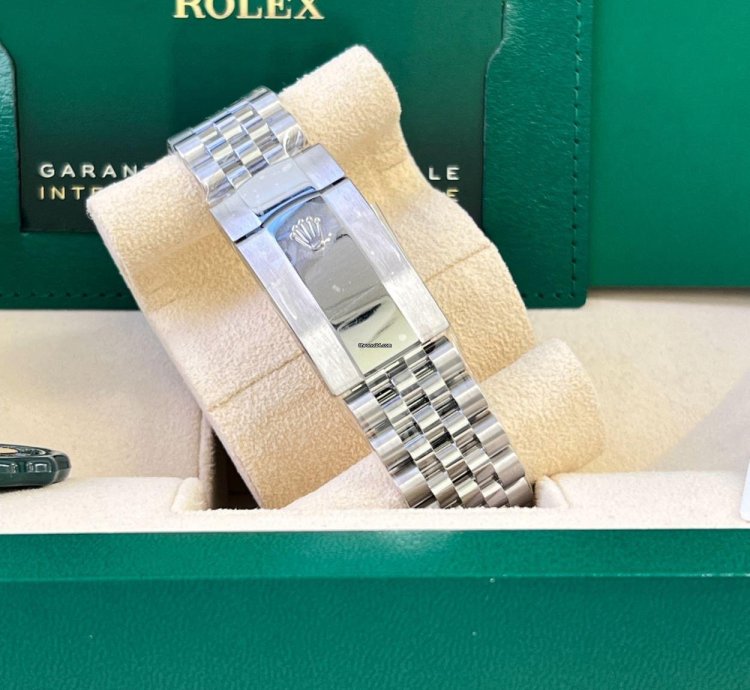 Rolex Sky-dweller 42mm Steel Blue Dial Jubilee