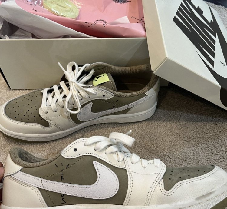 Air Jordan 1 Retro Low Golf Travis Scott
