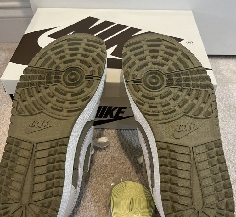 Air Jordan 1 Retro Low Golf Travis Scott