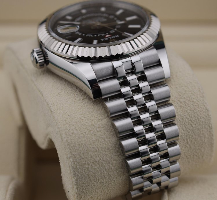 Rolex Sky-dweller Black Dial Jubilee Bracelet 336934 Full Set