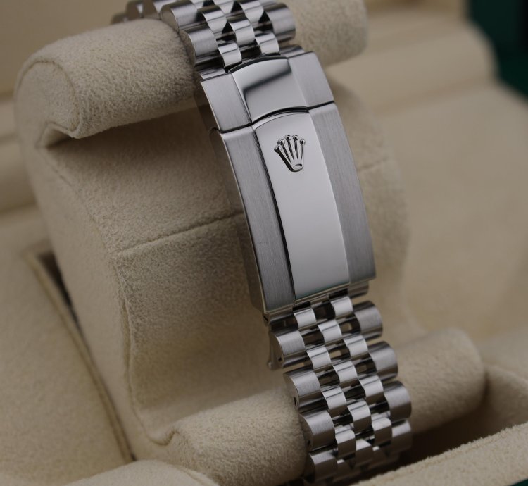 Rolex Sky-dweller Black Dial Jubilee Bracelet 336934 Full Set