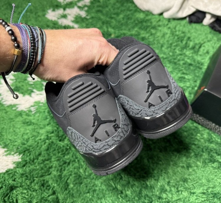 Air Jordan 3 Black Cat 2025