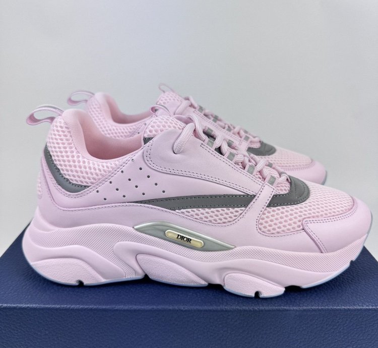 B22 Low Top Sneakers