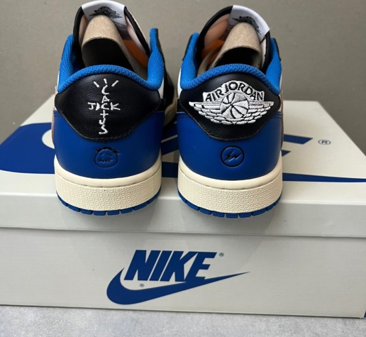 Air Jordan 1 Low Travis Scott X Fragment