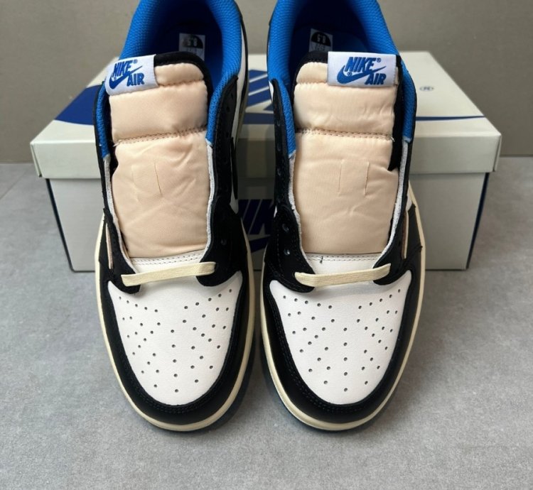 Air Jordan 1 Low Travis Scott X Fragment