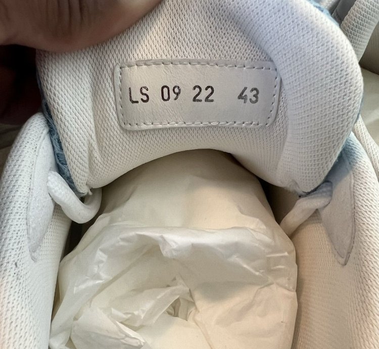 B22 Sneaker Blue Grey