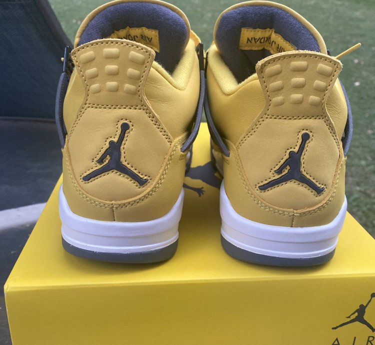Air Jordan 4 Retro Lighting 2021
