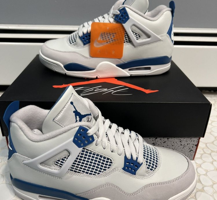 Air Jordan 4 Retro Military Blue Size 10 5