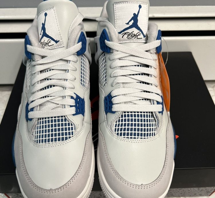 Air Jordan 4 Retro Military Blue Size 10 5