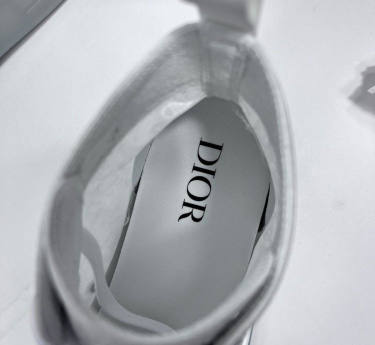 B23 3d Oblique Transparent High Top Sneakers