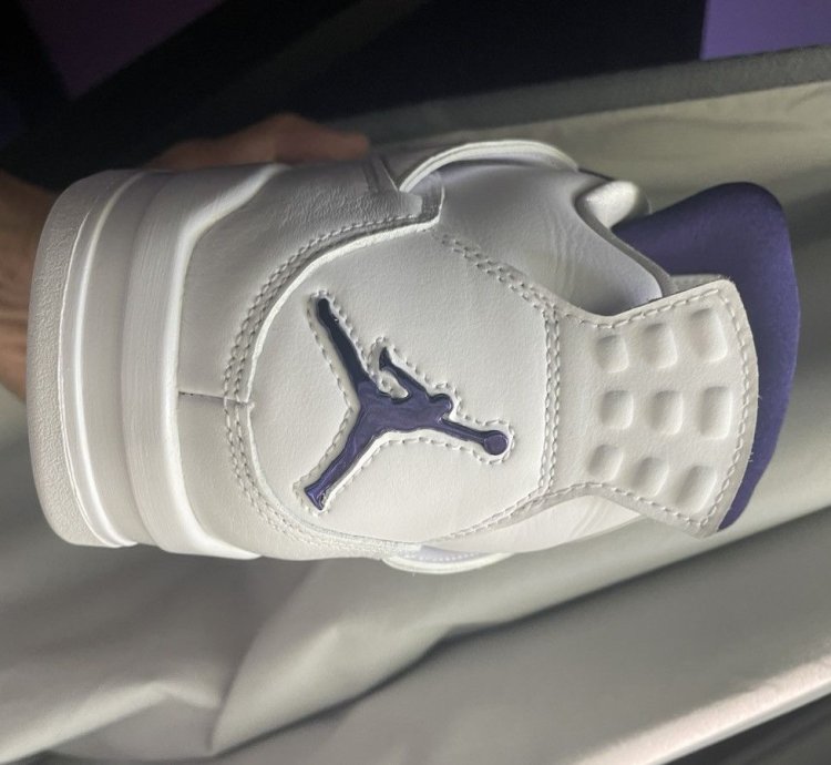 Air Jordan 4 Retro Purple Metallic Size 9 5