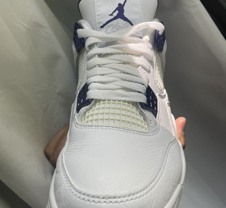 Air Jordan 4 Retro Purple Metallic Size 9 5