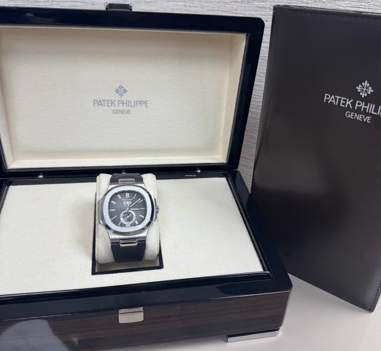 Patek Philippe 2022 5726a-001 Annual Calendar Black Dial 2 Straps