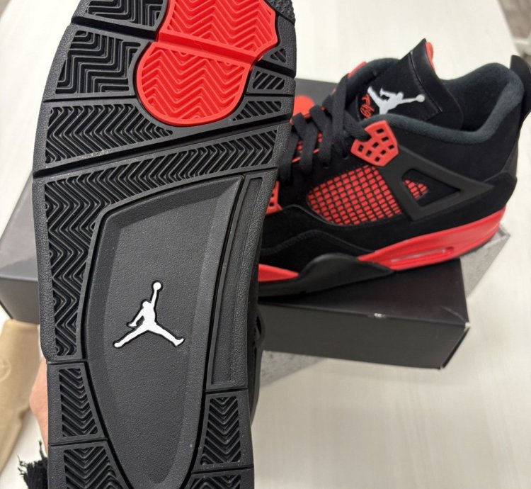 Air Jordan 4 Retro Red Thunder