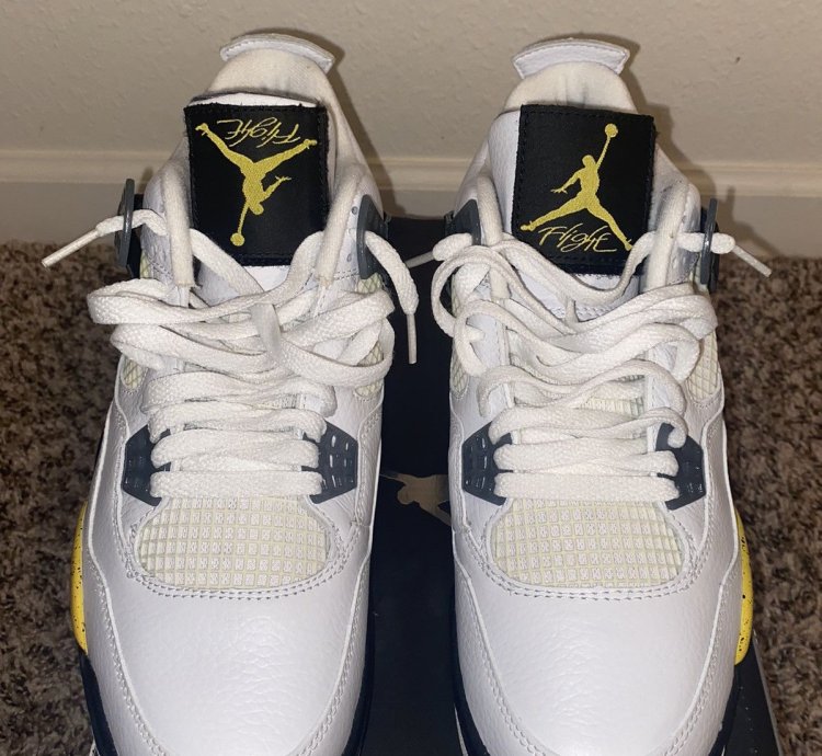 Air Jordan 4 Retro Tour Yellow