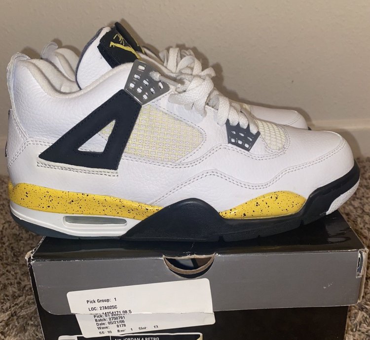 Air Jordan 4 Retro Tour Yellow