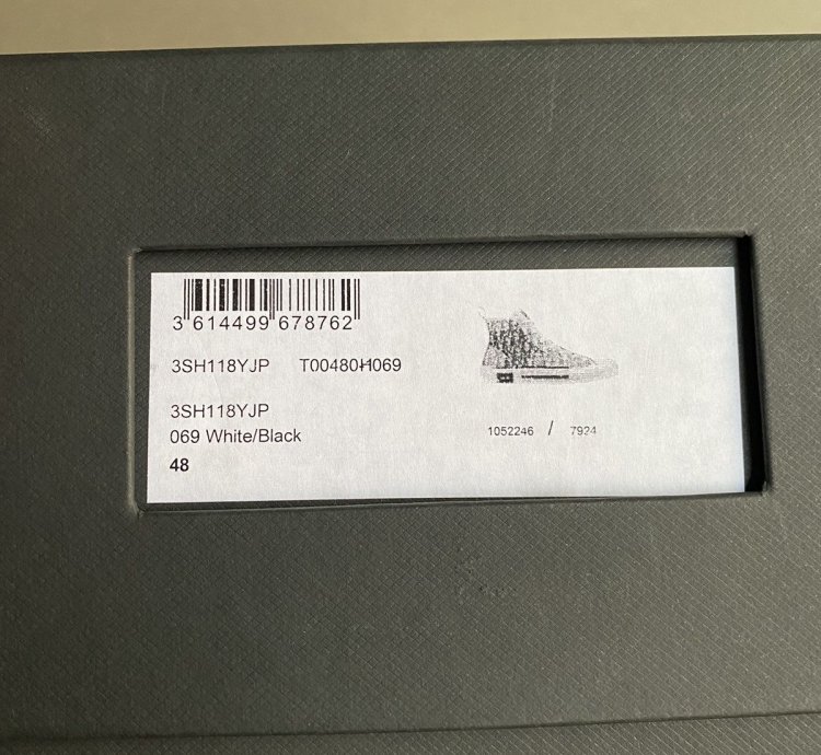 B23 High-top Sneaker
