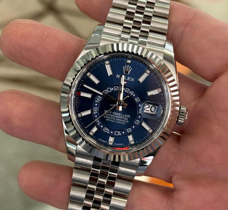 Rolex Sky-dweller Blu Nuovo 2025 Jubilee Full Set Con Documenti Scatola Rolex