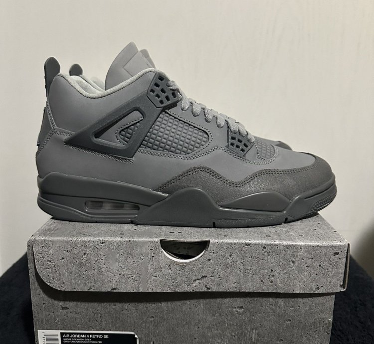 Air Jordan 4 Wet Cement
