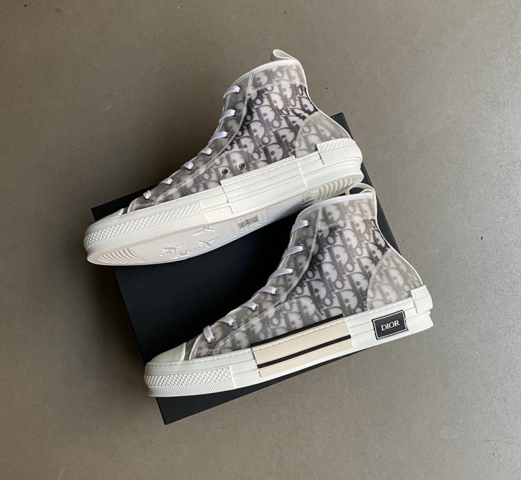 B23 High-top Sneaker