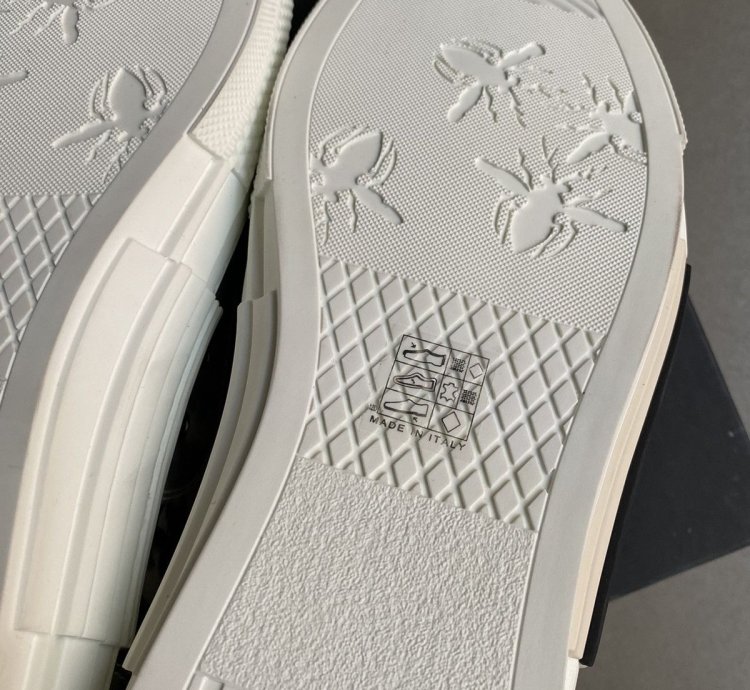 B23 High-top Sneaker