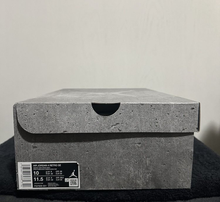 Air Jordan 4 Wet Cement