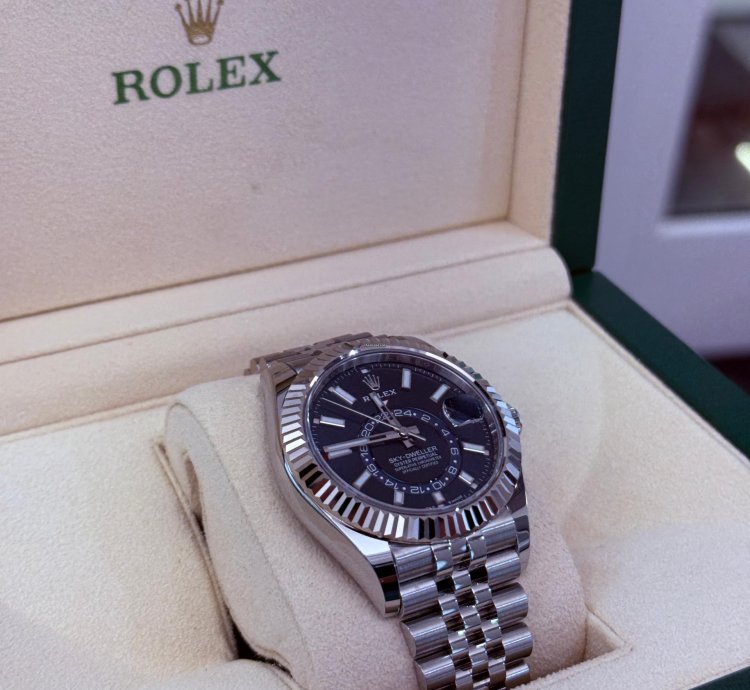 Rolex Sky-dweller Blu Nuovo 2025 Jubilee Full Set Con Documenti Scatola Rolex
