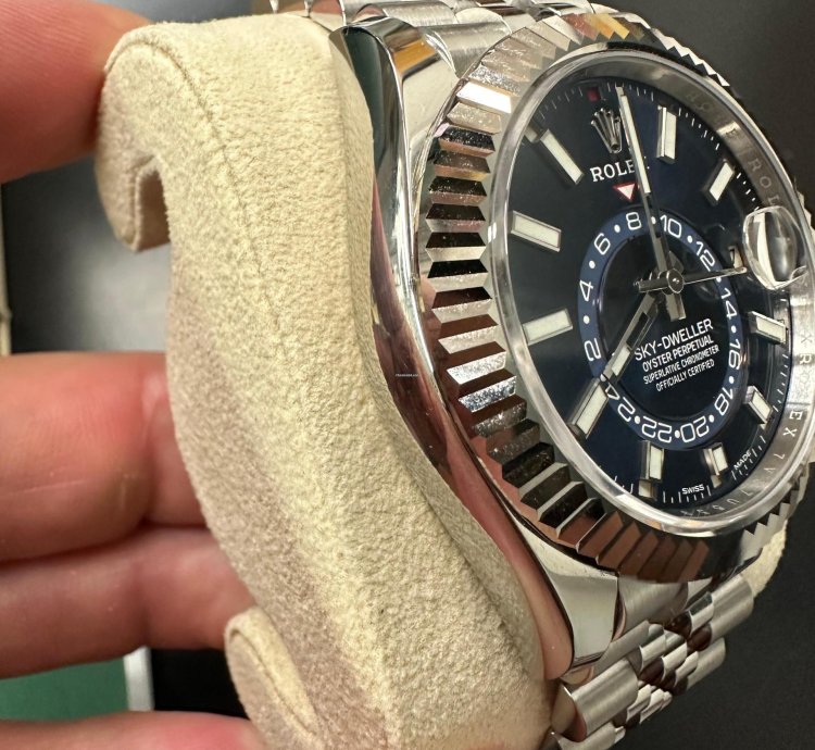 Rolex Sky-dweller Blue Blu Dial Jubilee Full Set Italia Italy