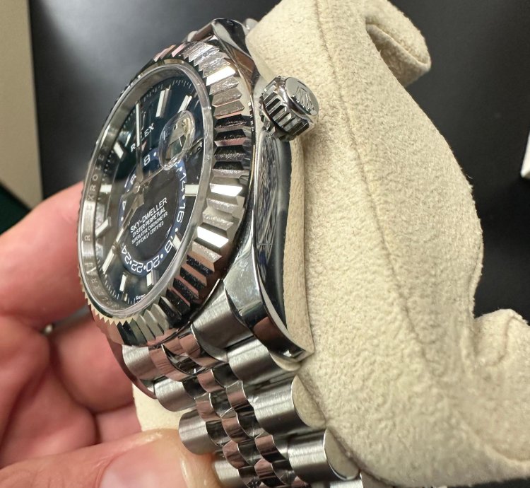Rolex Sky-dweller Blue Blu Dial Jubilee Full Set Italia Italy