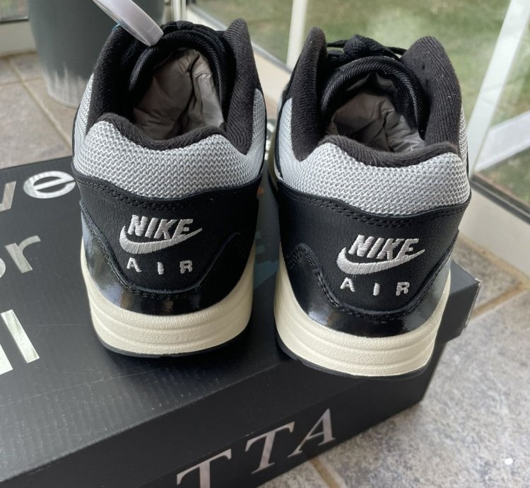 Air Max 1 Patta Waves Black Metallic Size 9 5