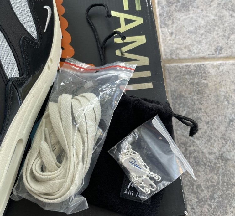 Air Max 1 Patta Waves Black Metallic Size 9 5