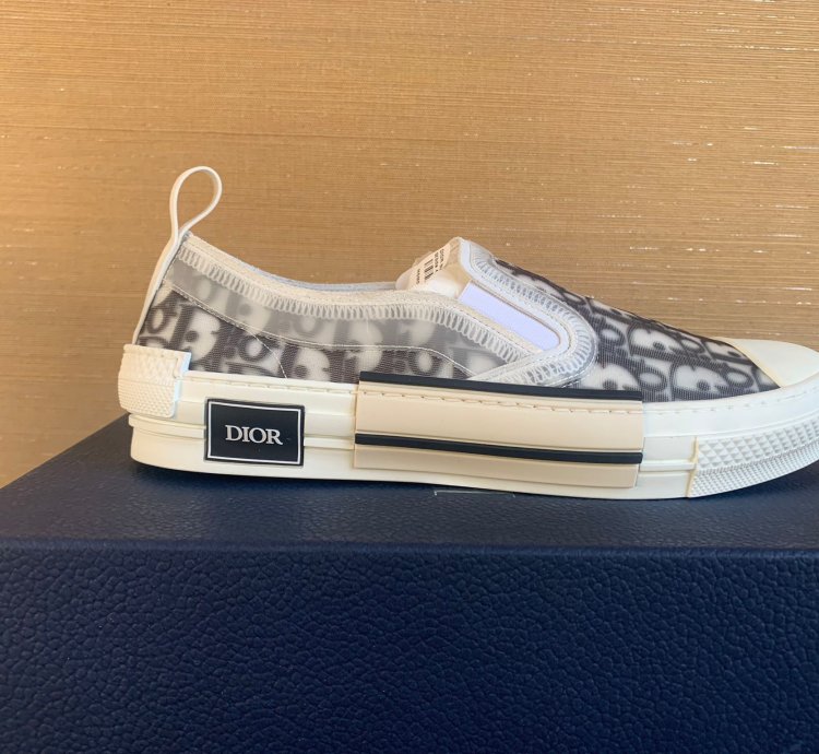 B23 Low Top Sneakers In White Black