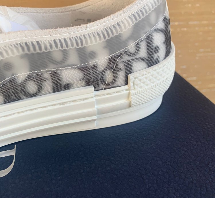 B23 Low Top Sneakers In White Black