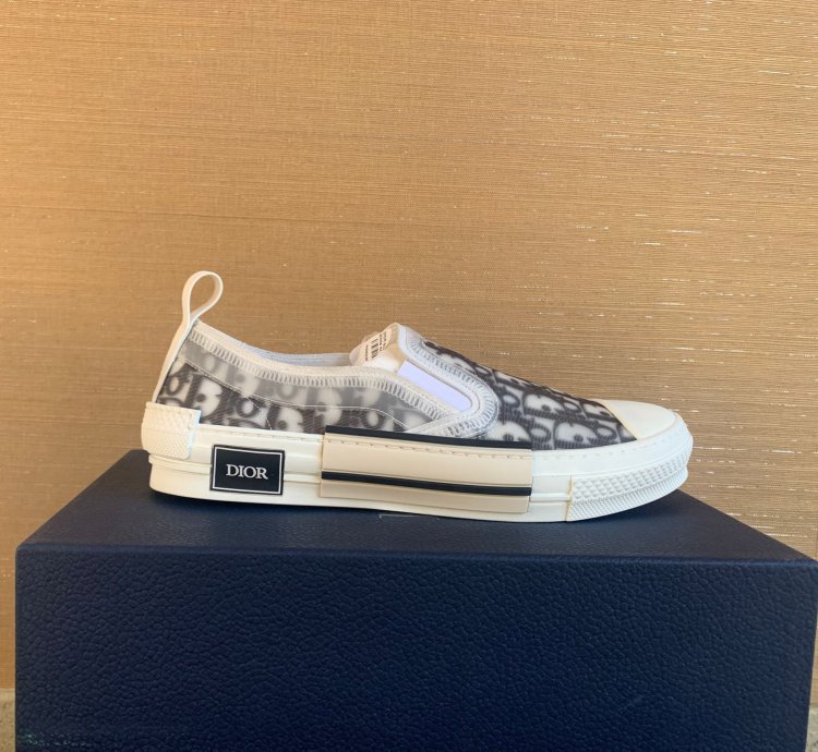 B23 Low Top Sneakers In White Black