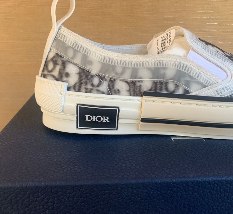 B23 Low Top Sneakers In White Black