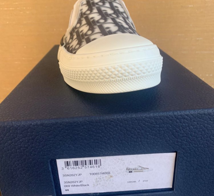 B23 Low Top Sneakers In White Black