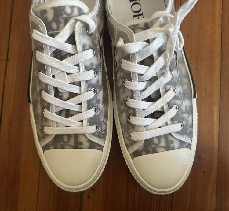 B23 Low-top Sneaker
