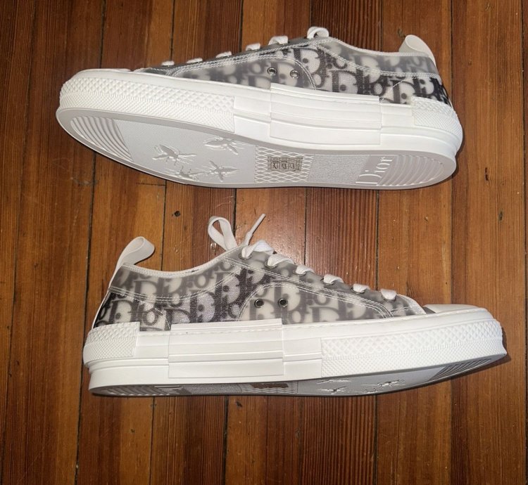 B23 Low-top Sneaker
