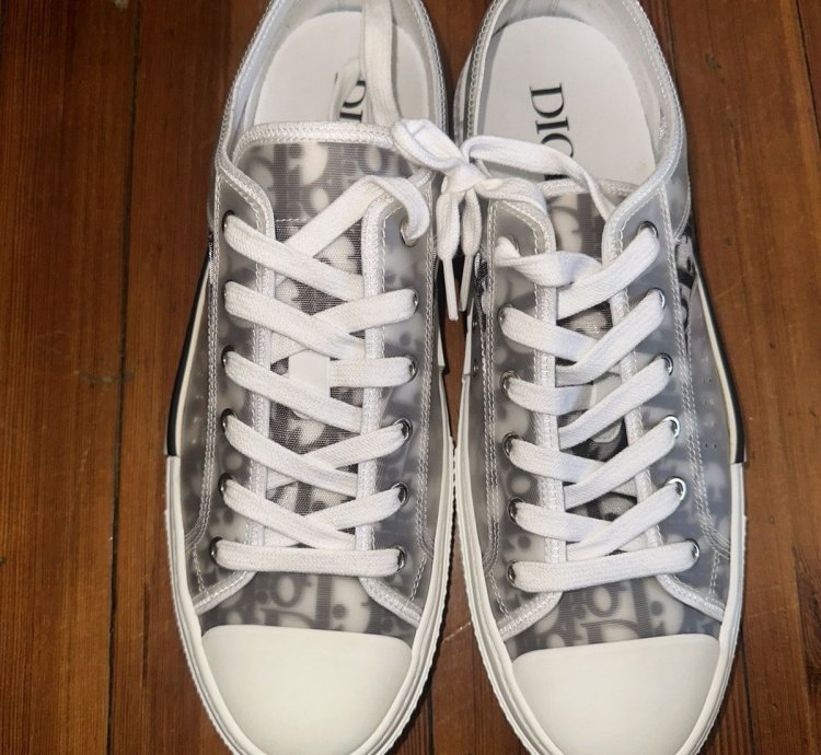 B23 Low-top Sneaker