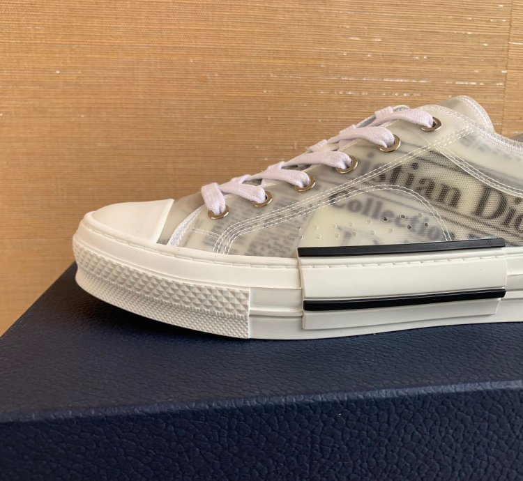 B23 Lt Daniel Arsham Sneakers In White Black