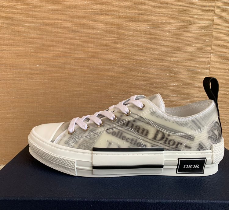 B23 Lt Daniel Arsham Sneakers In White Black