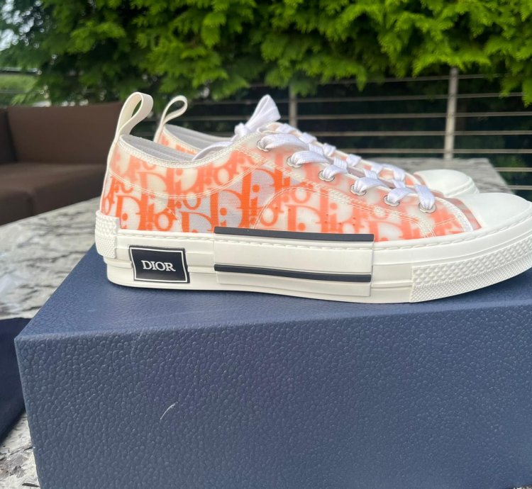 B23 Lt Oblique Low Top Sneakers In Orange