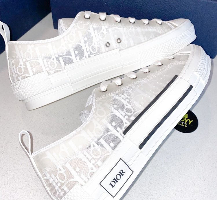 B23 Oblique Low Top Sneakers