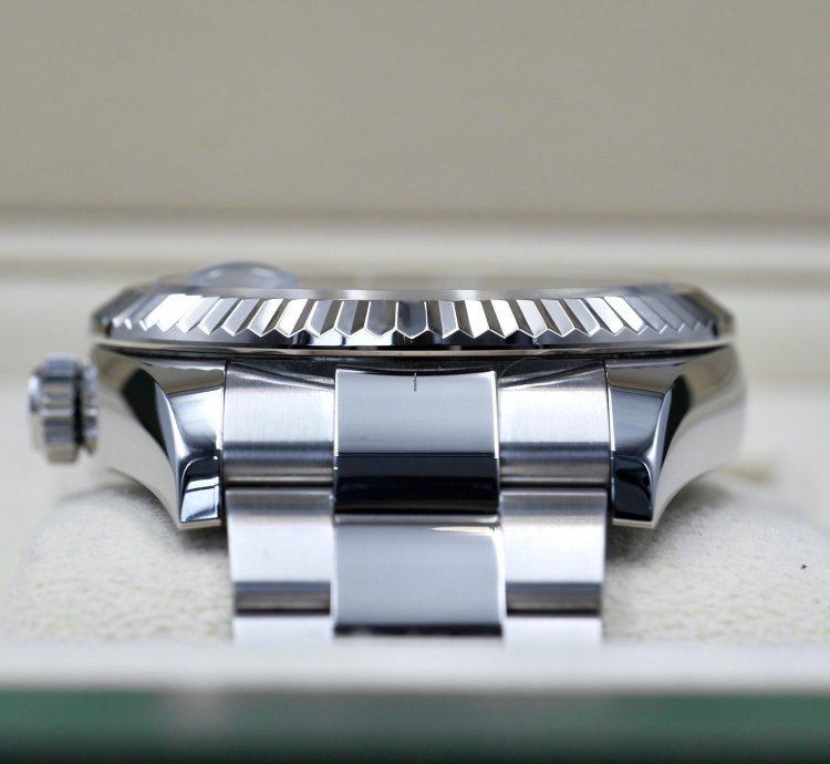 Rolex Sky-dweller Blue Dial Oyster Bracelet 33934 Full Set 2024