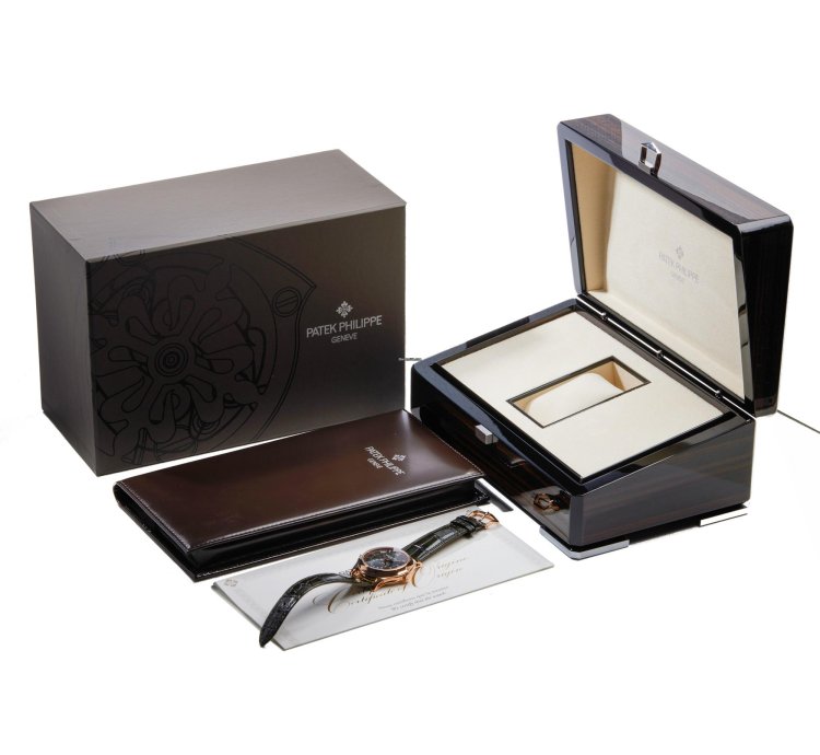 Patek Philippe Annual Calendar 18k Rose Gold 5205r-011 - Ats-w008101