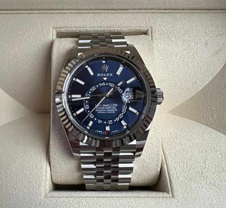 Rolex Sky-dweller Blue In Stock Jubilee-band 06 22 Unworn Lc100