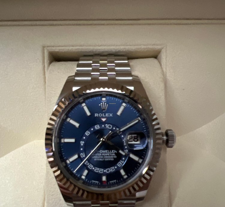 Rolex Sky-dweller Blue In Stock Jubilee-band 06 22 Unworn Lc100